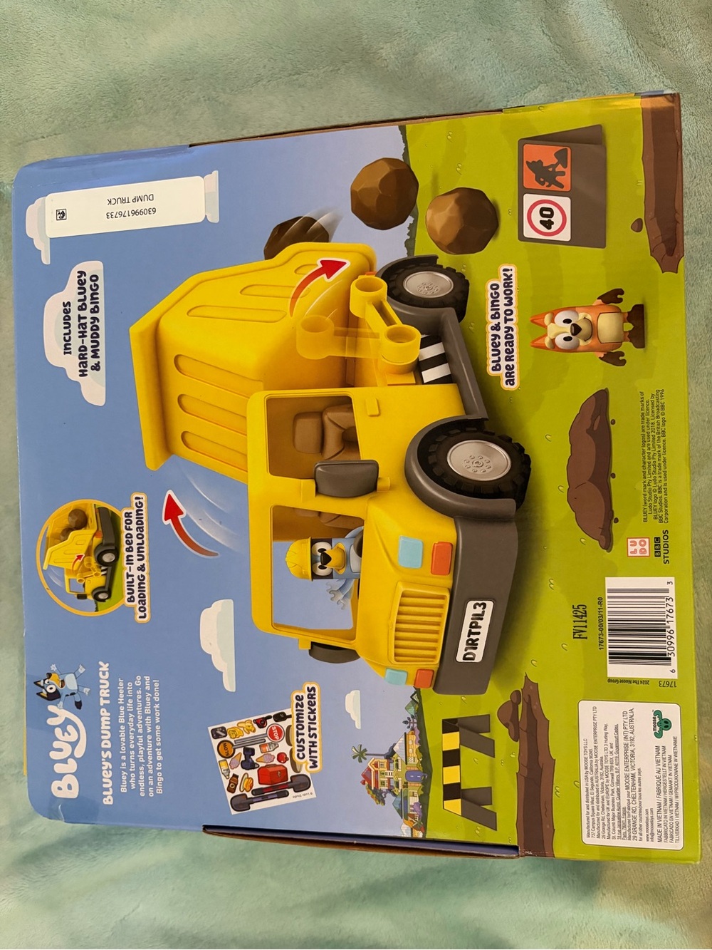 Bluey’s Dump Truck Vehicle Playset Hard-Hat Bluey & Muddy Bingo Figures NIB - Picture 2 of 2
